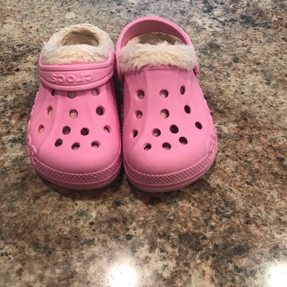 pink fleece crocs